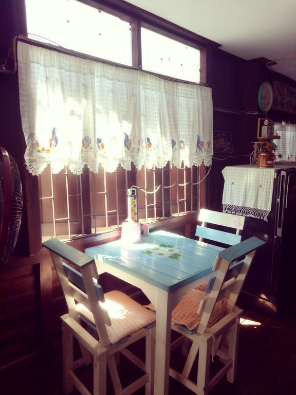 Baan Mai Guesthouse Mae Hong Son Bagian luar foto