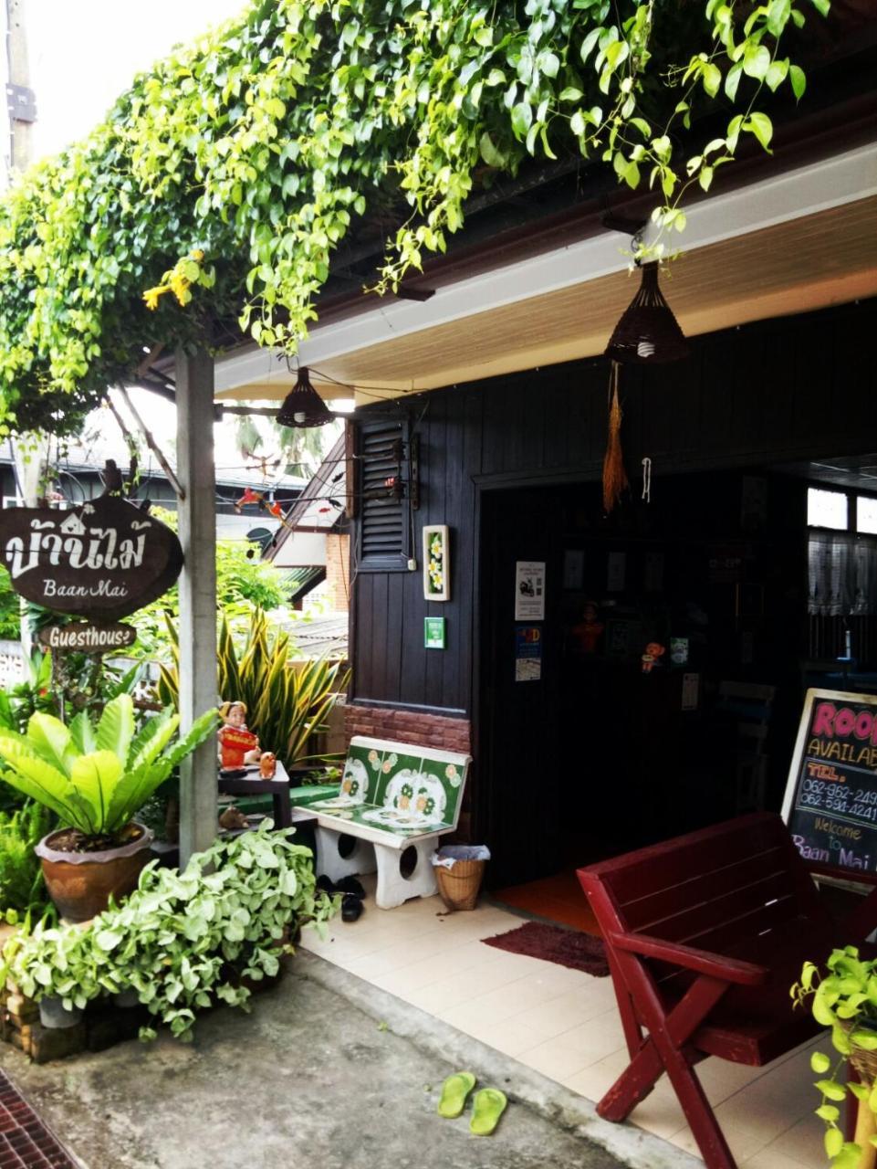 Baan Mai Guesthouse Mae Hong Son Bagian luar foto