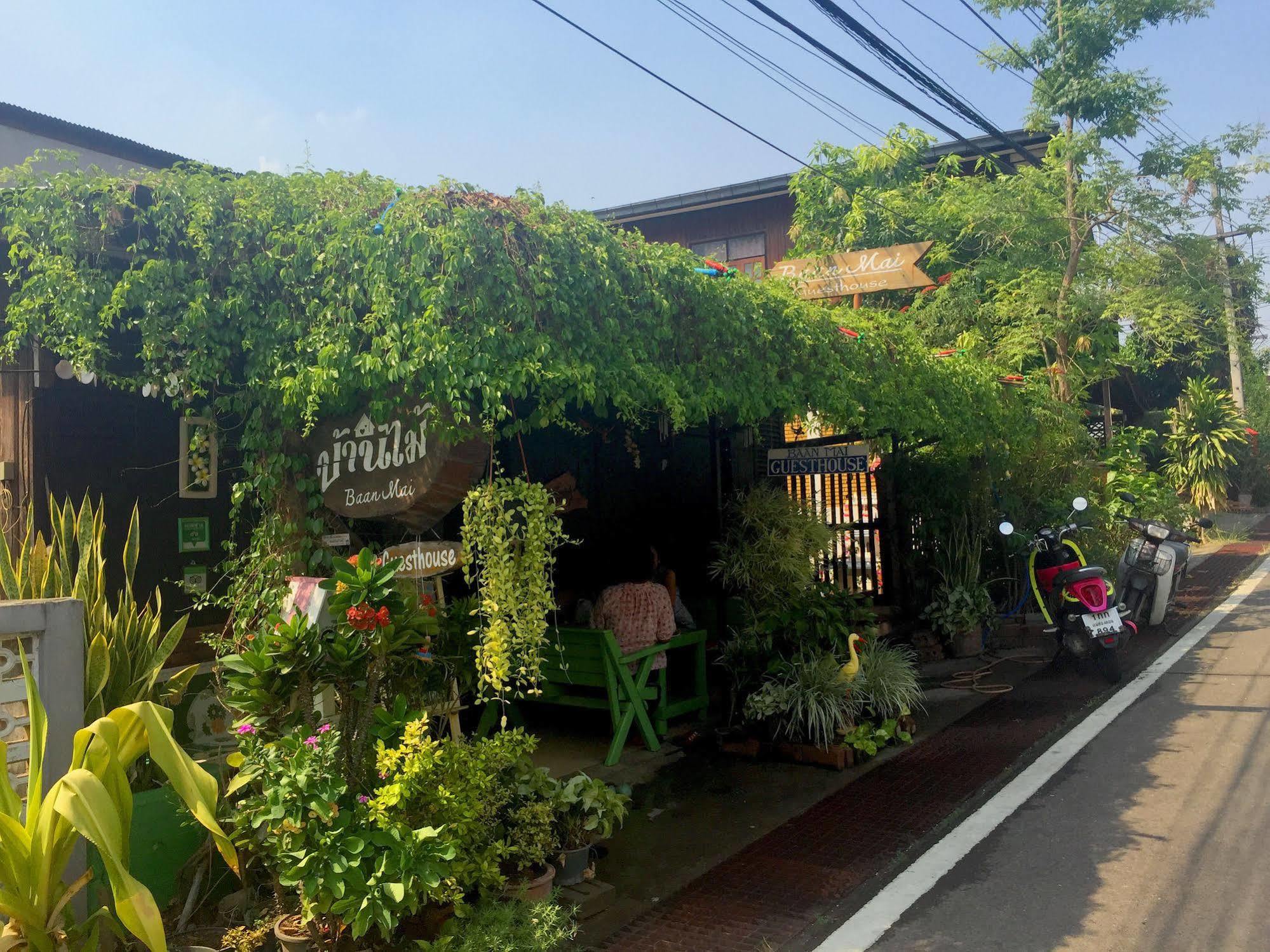 Baan Mai Guesthouse Mae Hong Son Bagian luar foto