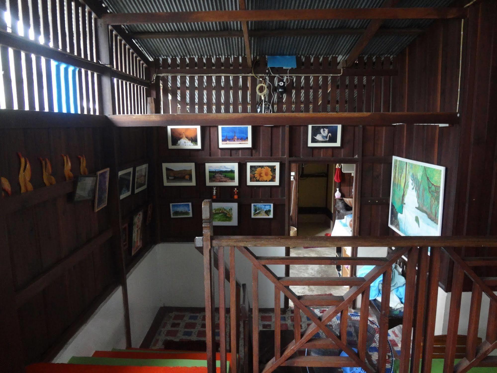Baan Mai Guesthouse Mae Hong Son Bagian luar foto