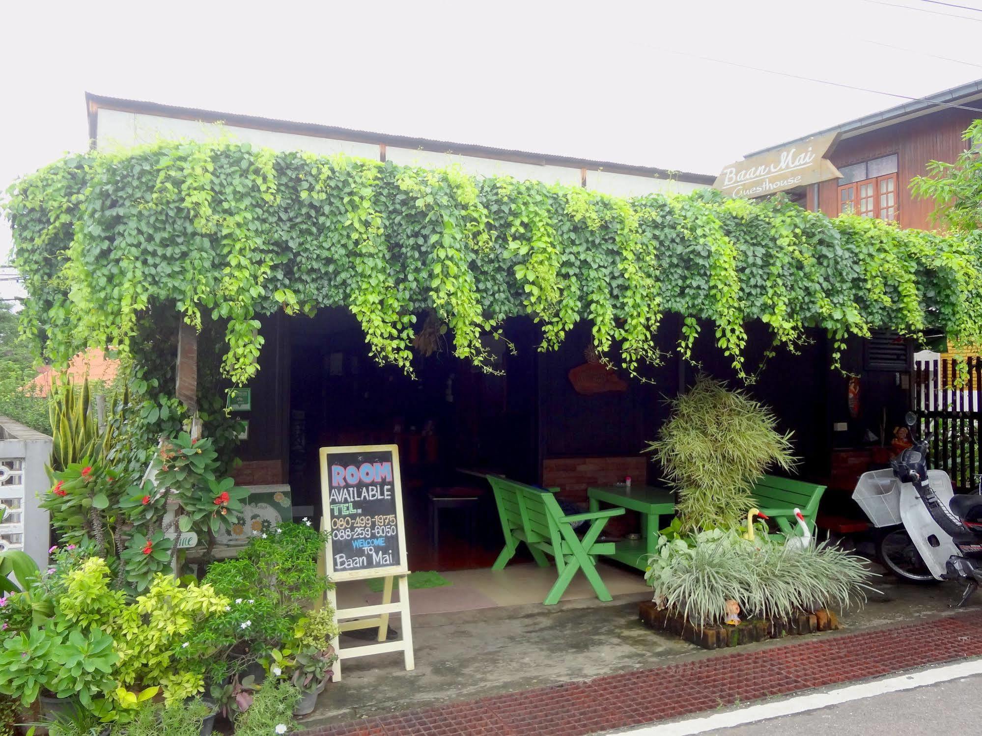 Baan Mai Guesthouse Mae Hong Son Bagian luar foto