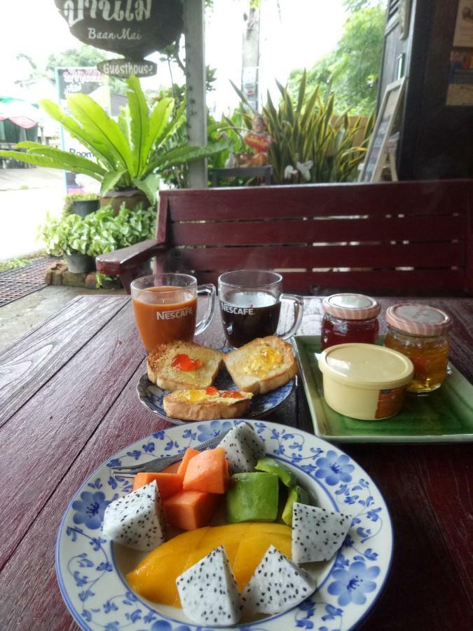 Baan Mai Guesthouse Mae Hong Son Bagian luar foto